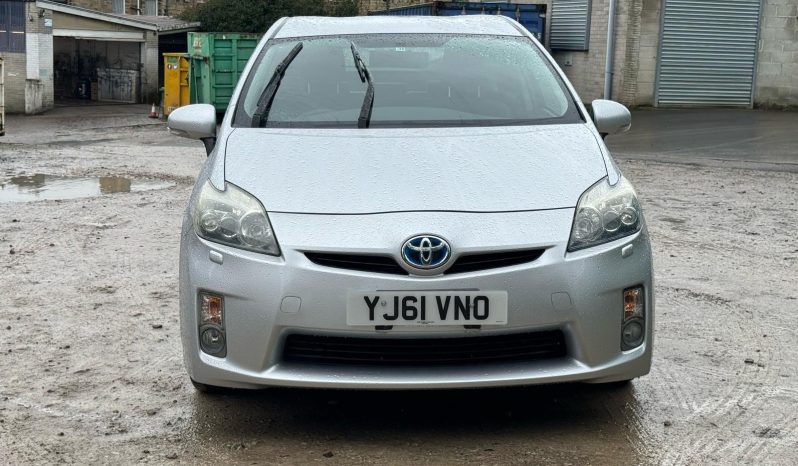 
								Toyota Prius 2011 full									