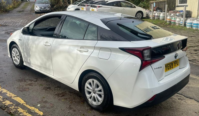 
								Toyota Prius 2019 full									