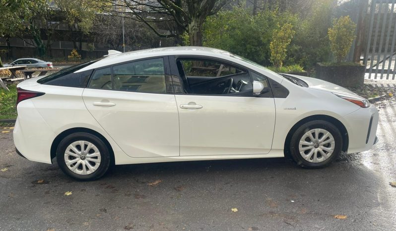 
								Toyota Prius 2019 full									